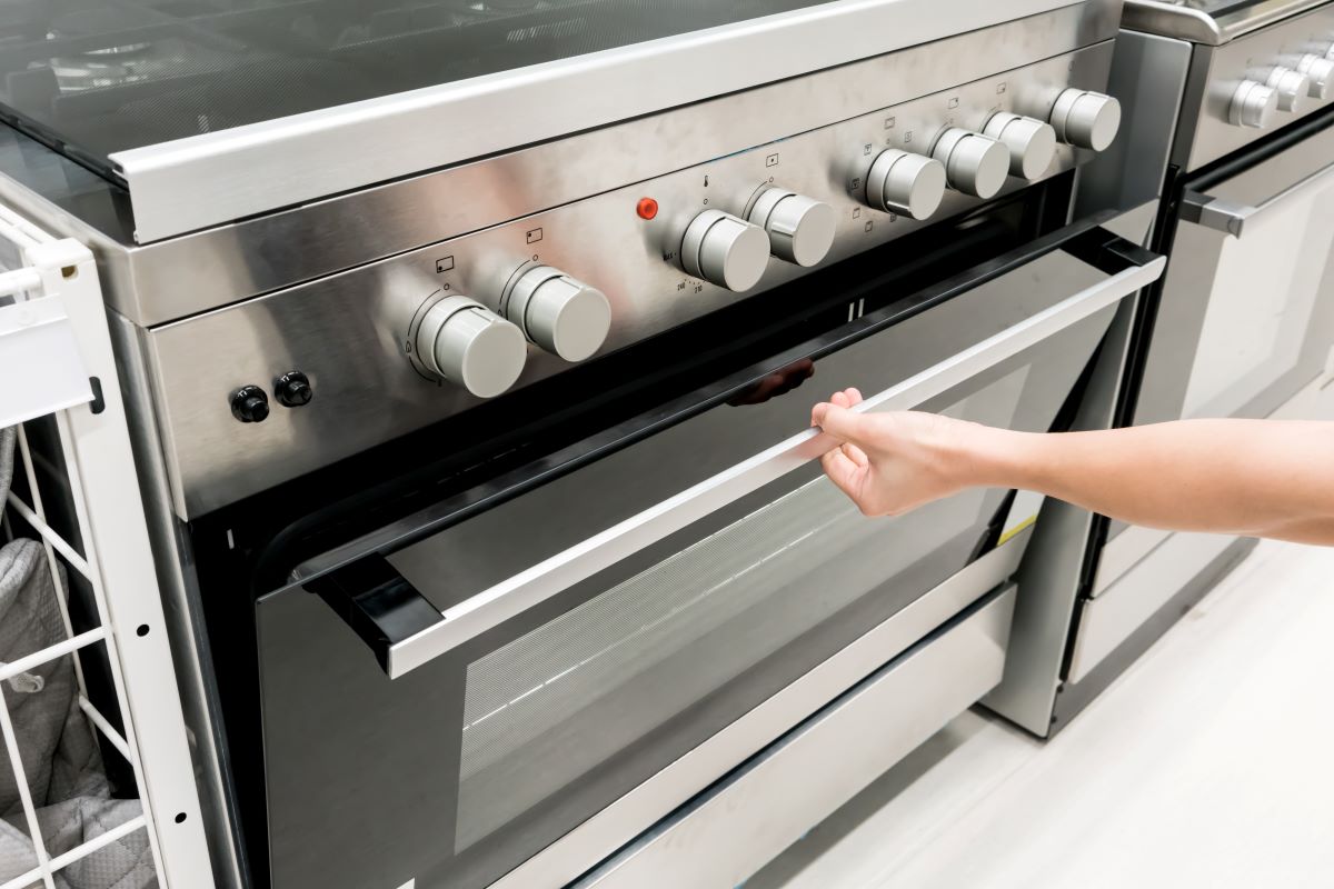 Commercial oven